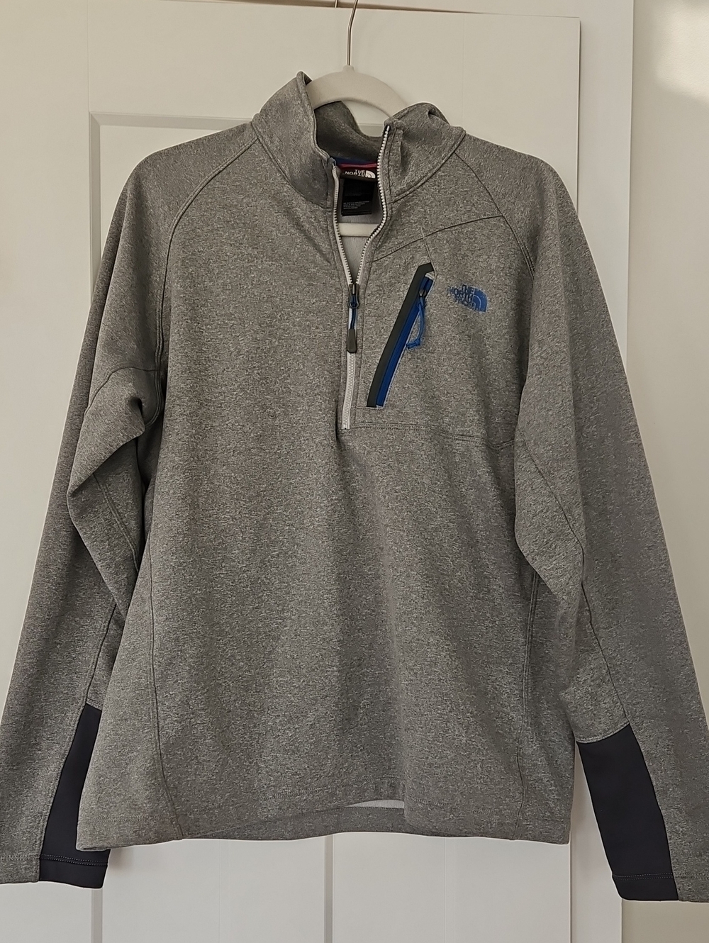 Mens The North Face Gray Quarter-Zip Pullover with Blue Zipper Trim-size Large